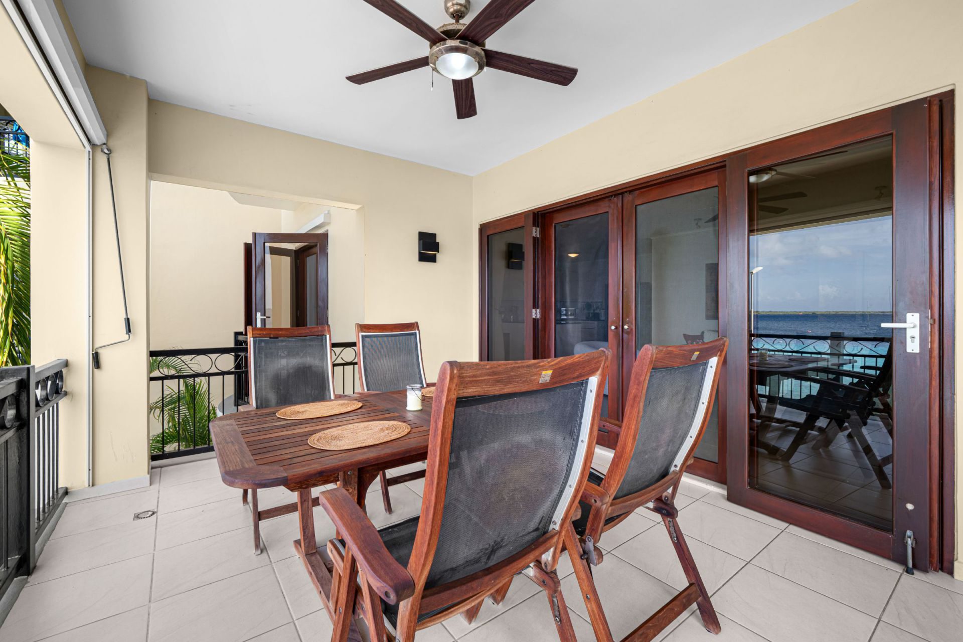 Vacation condo with 2 bedrooms, Caribbean Sea view, photograph 25 of 36