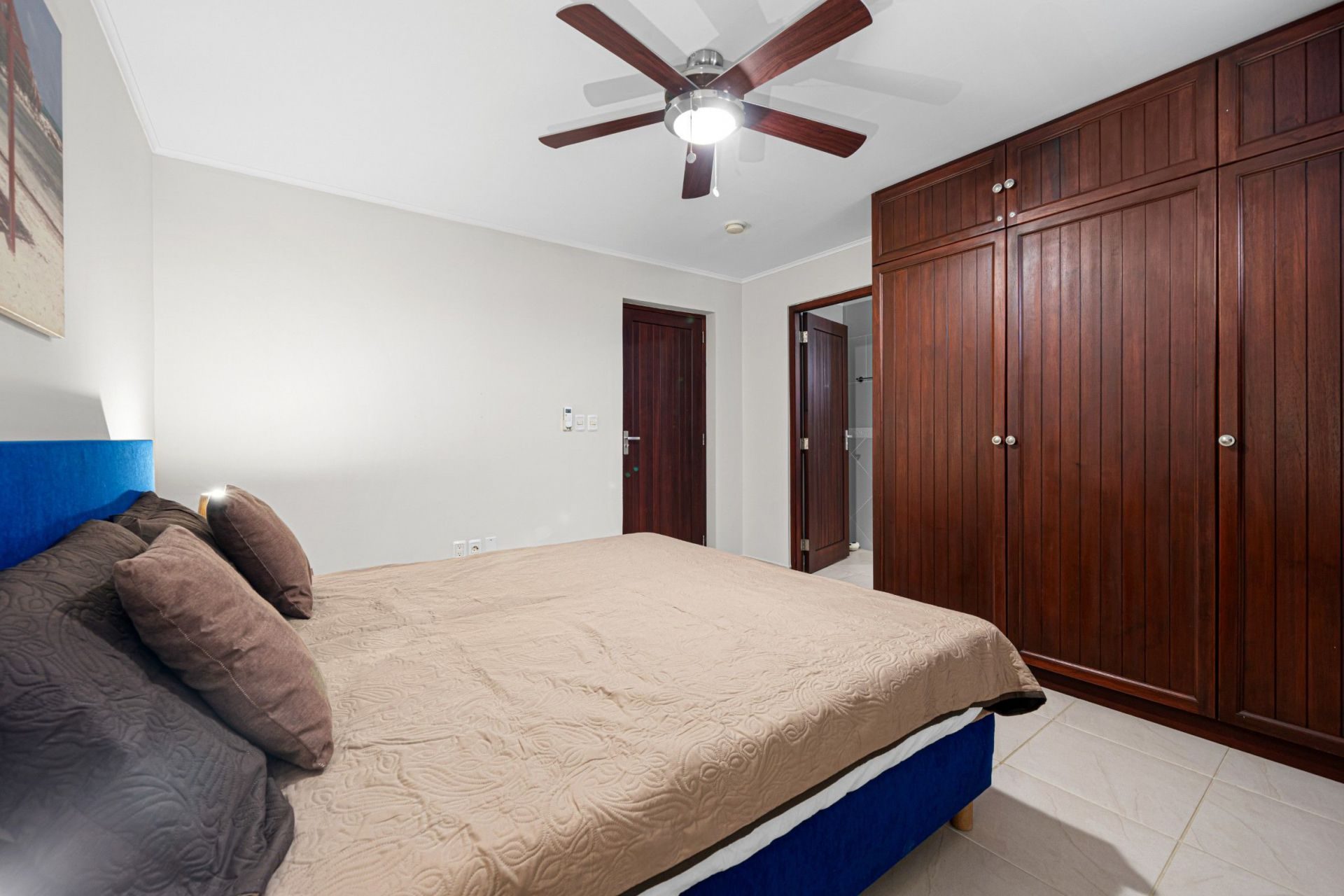 Vacation condo with 2 bedrooms, Caribbean Sea view, photograph 35 of 36