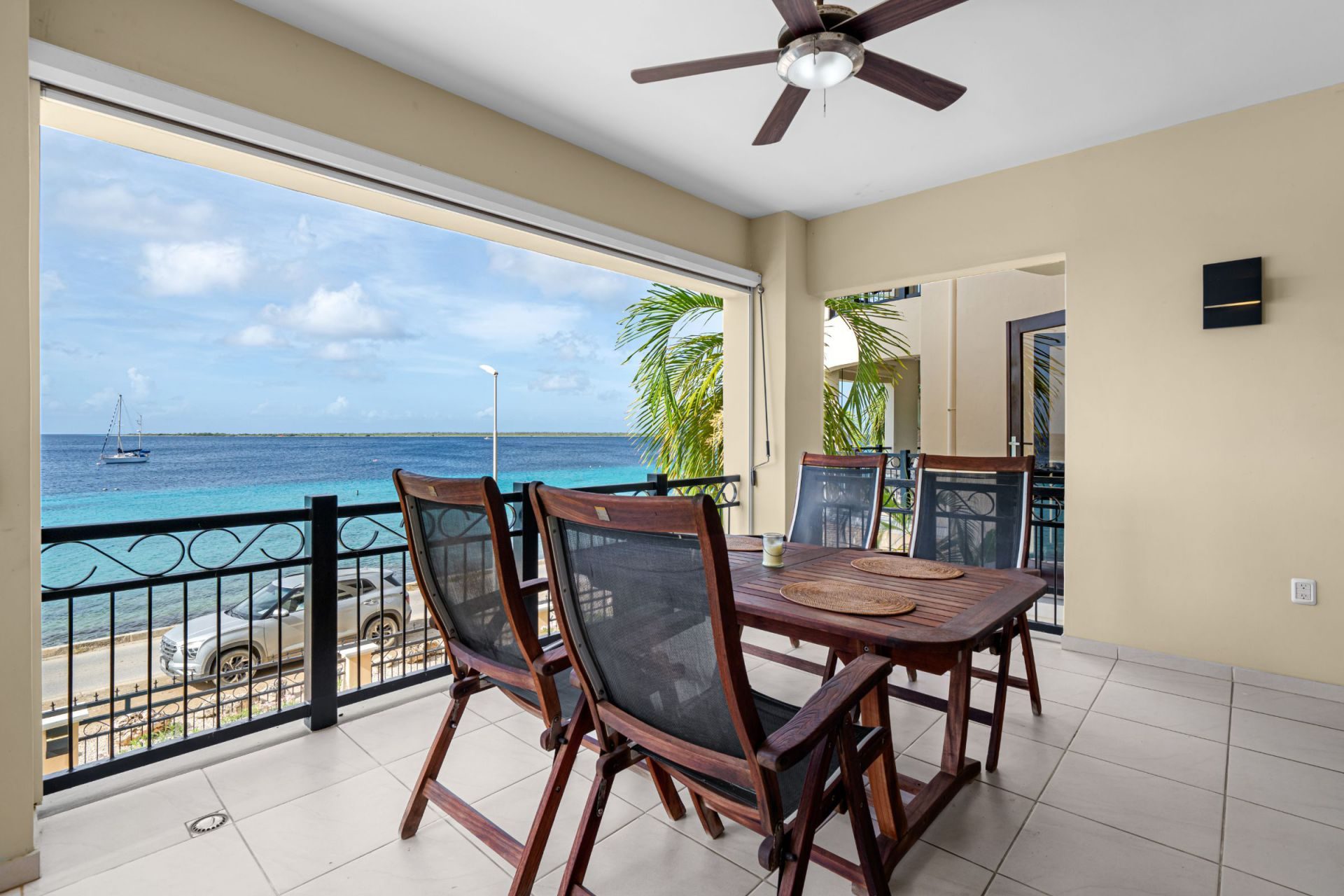 Vacation condo with 2 bedrooms, Caribbean Sea view, photograph 24 of 36