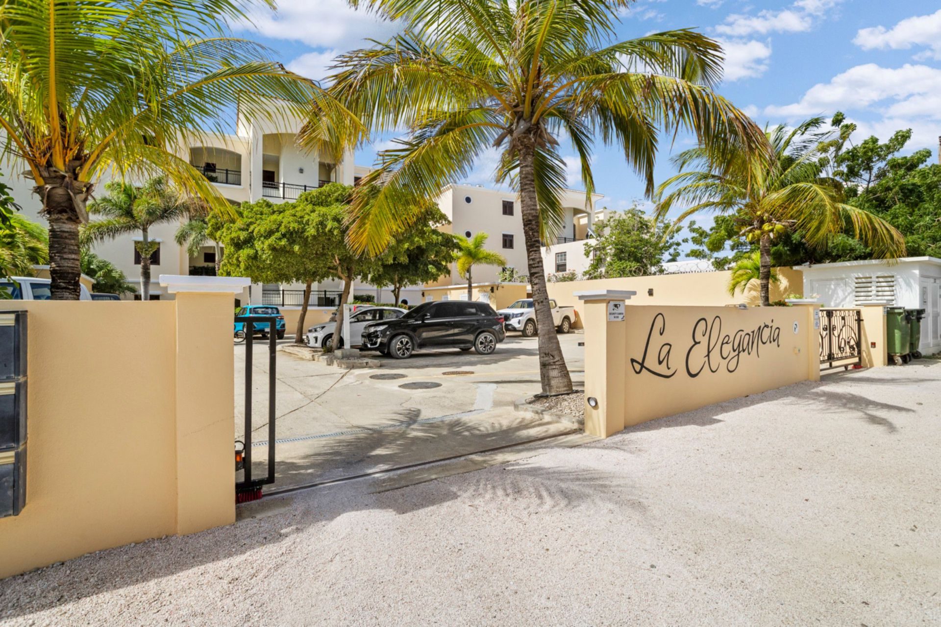 Elegancia del Caribe 7, photograph 19 of 24