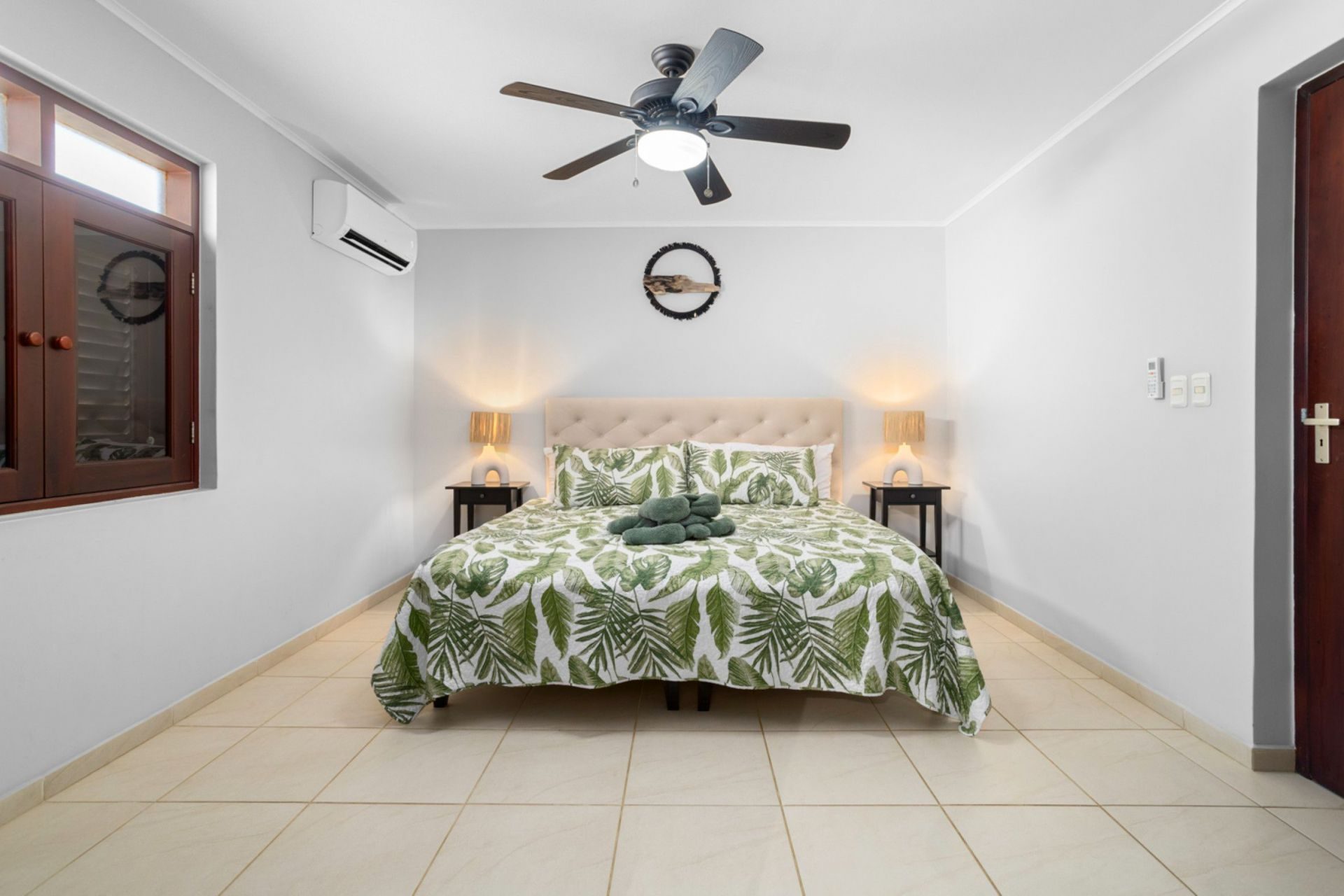 Elegancia del Caribe 7, photograph 11 of 24