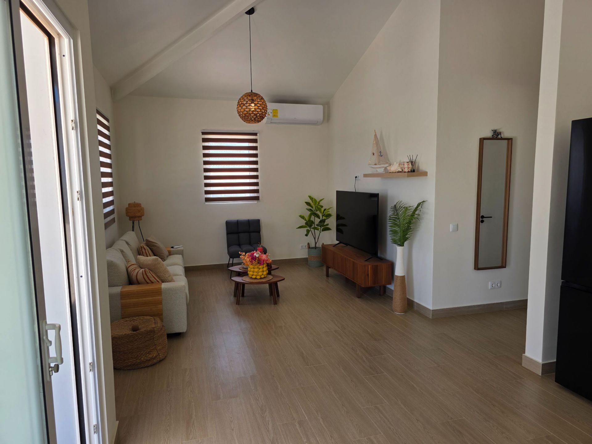 Kaya Monica 55 A9 in Kralendijk, interior and surroundings