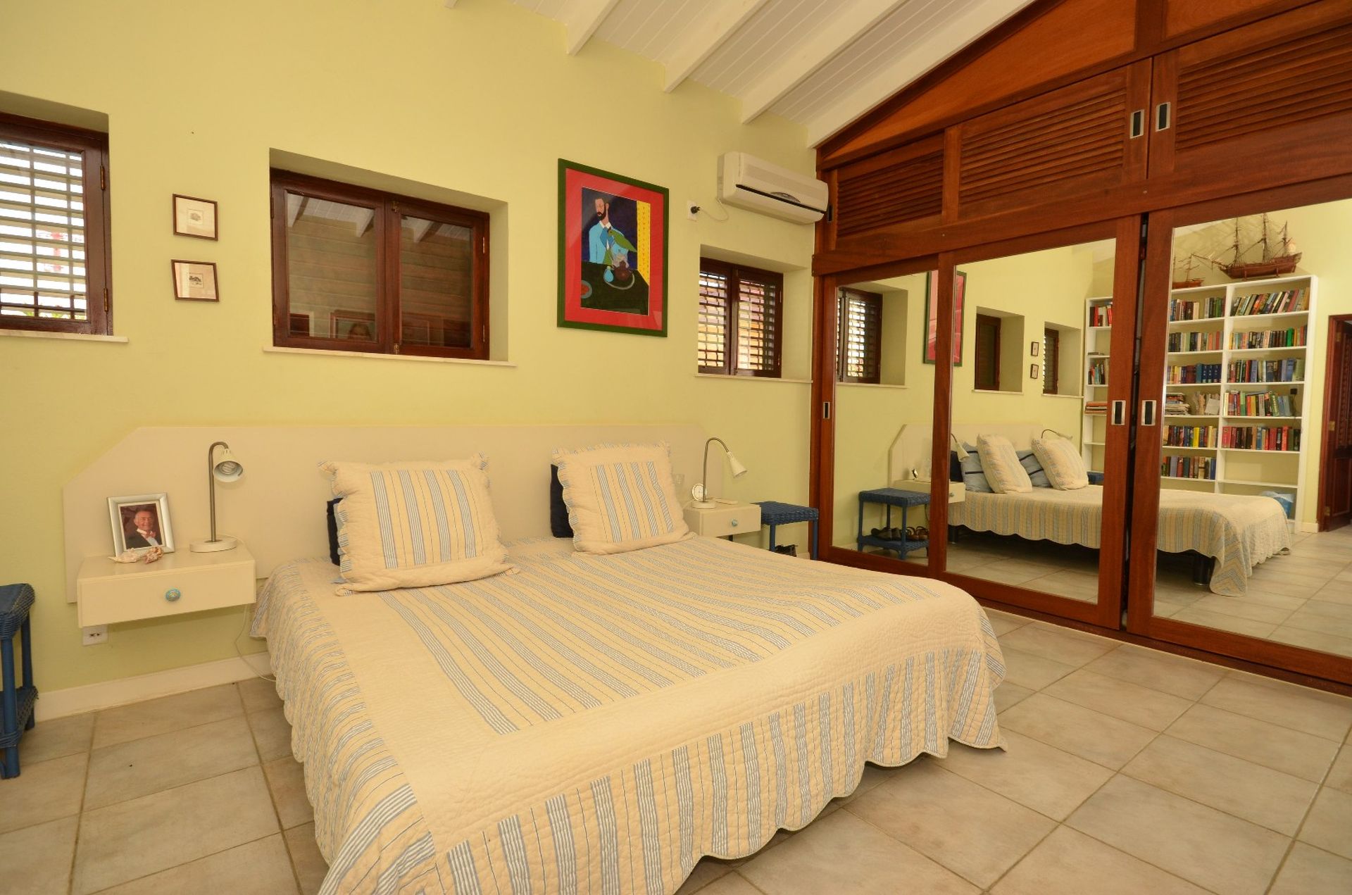 Te koop villa in landhuis stijl direct aan caribische zee op bonaire Slaapkamers Landhuis stijl