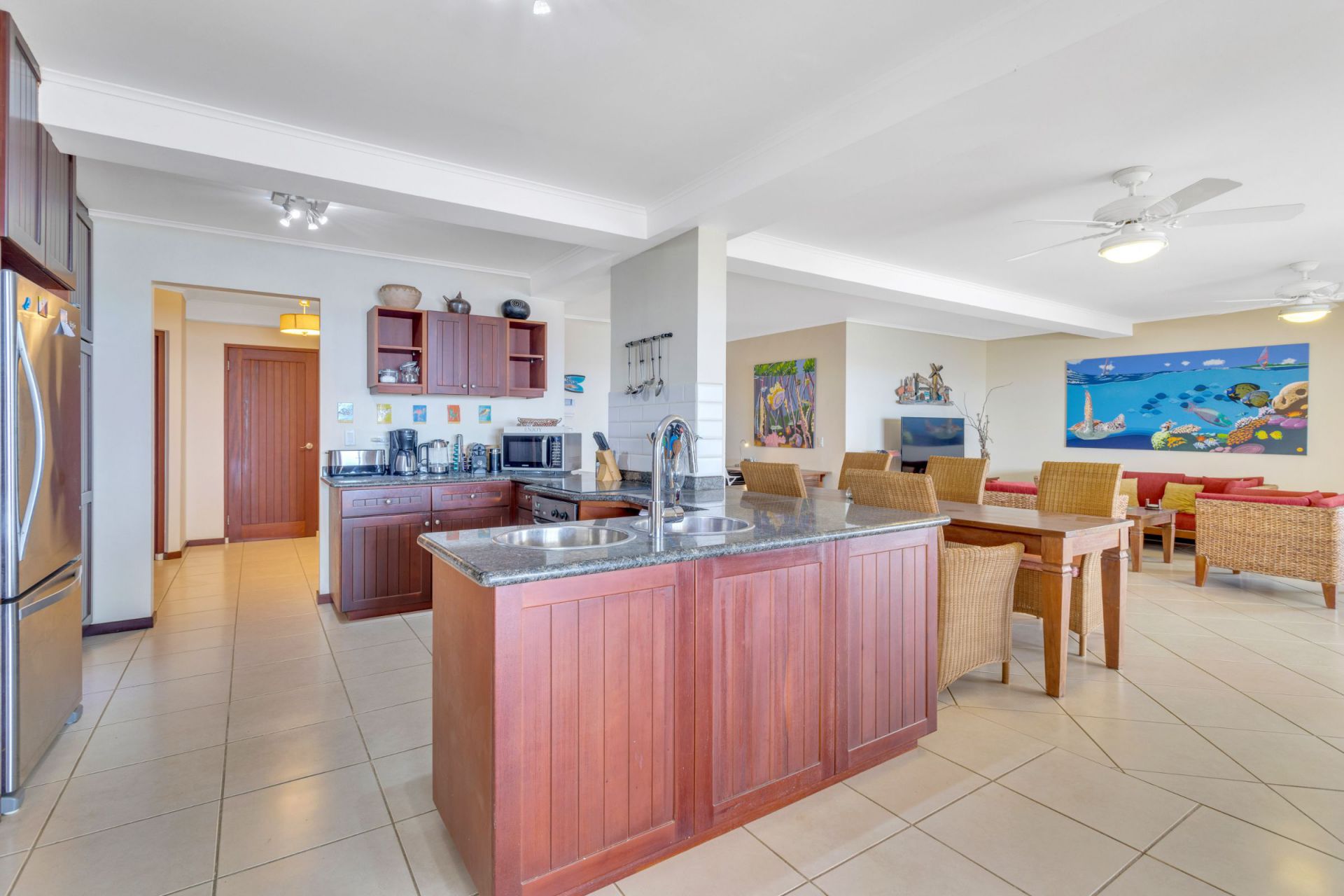 Playa Lechi Penthouse in Kralendijk, interieur en omgeving