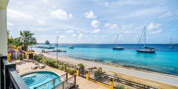 Kaya Gob. N. Debrot, Elegancia del Caribe 9